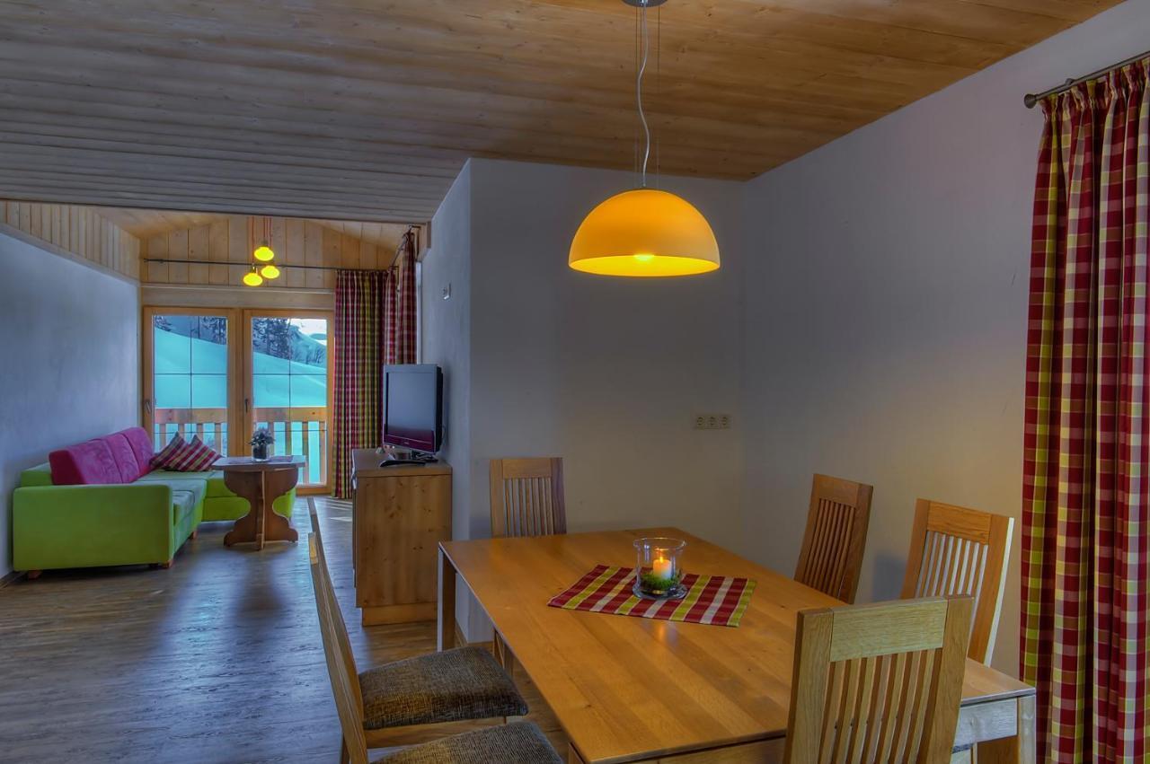 Ferien-Schloessle Michaela Apartment Riezlern Room photo